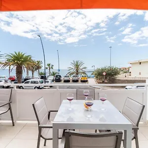 https://a-few-steps-from-the-beach-of-las-vistas.tenerifehoteles.net